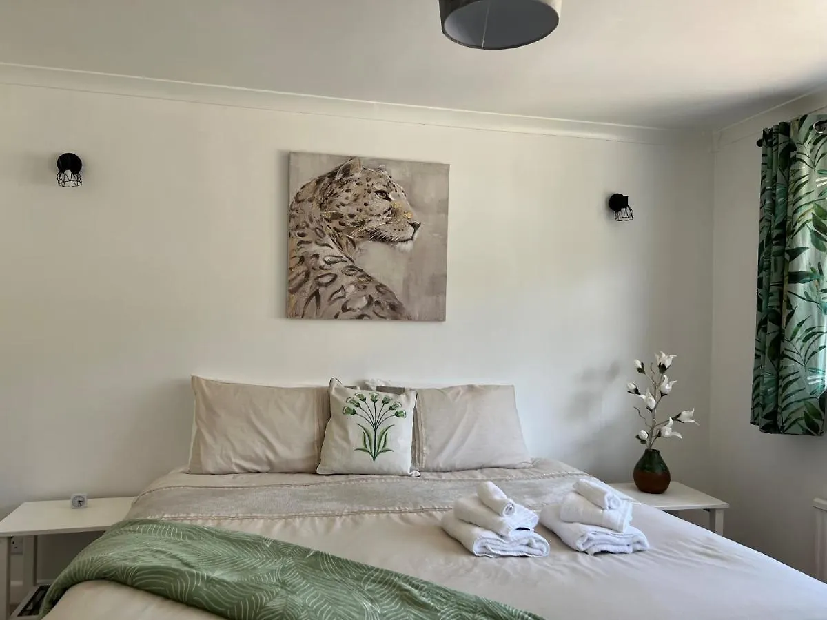 Charming 4-Bed House In Cheltenham Free Parking United Kingdom